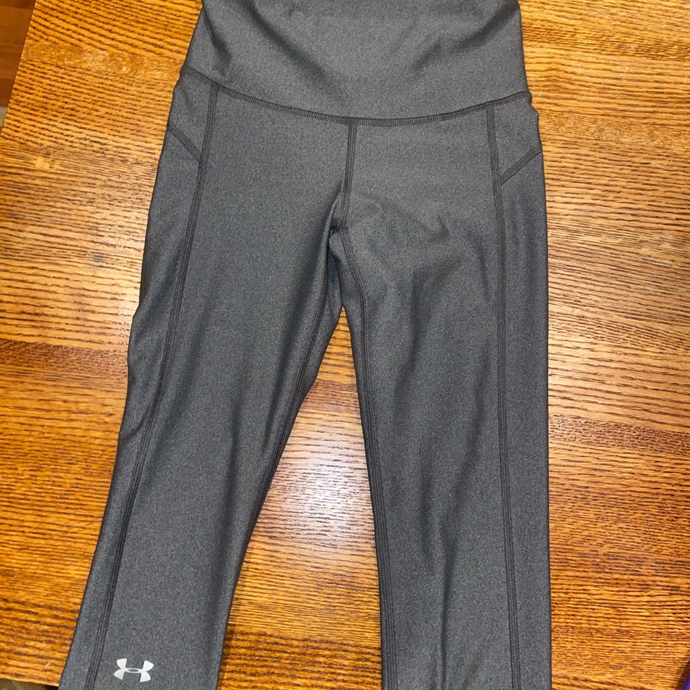 Under armour cropped leggings